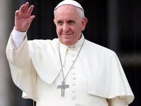 Spectacular Drone Performance Projects Pope Francis, Virgin Mary and Michelangelo’s Icons Over Vatican | Watch