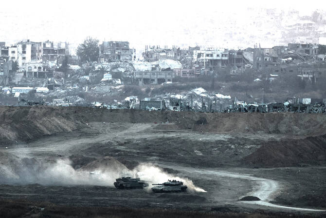 Israel mobilizing tens of thousands of reservists to intensify Gaza offensive