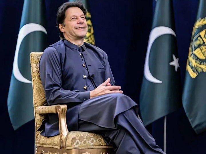 “Imran Khan Jokes About Pakistan’s Cricket Strategy, Suggests Army Chief Asim Munir Should Open Batting, Takes a Light-Hearted Swipe at PCB”