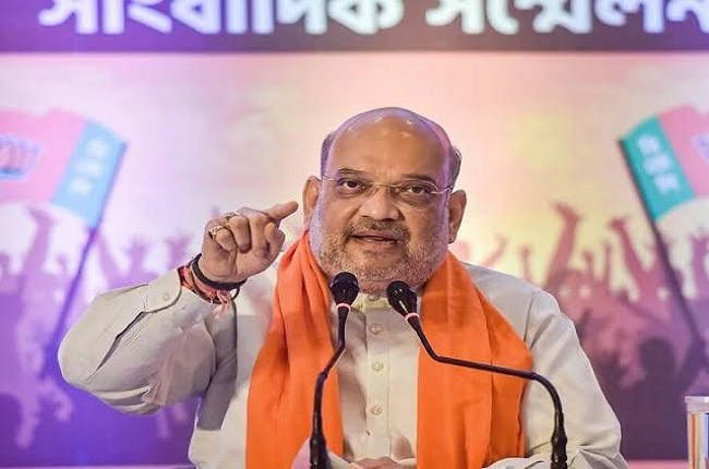 Amit Shah Criticises Congress' Guarantee Card Promise in Karnataka