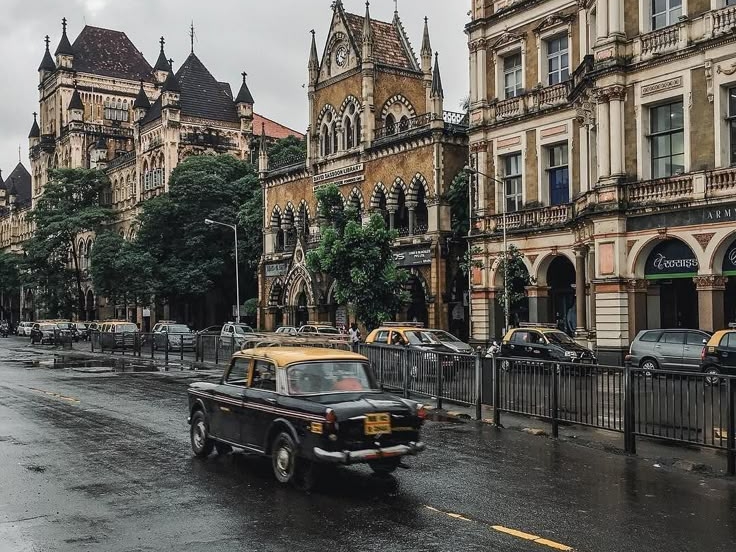 Mumbai Weather: Red Alert Announced - Updates on Train Services, IndiGo Guidelines, and School Closures