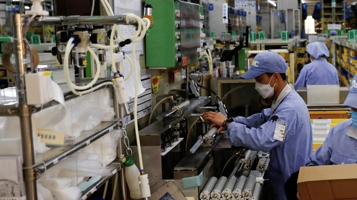 China’s Factory Activity Returns to Growth in September as AI Demand Supports Industry
