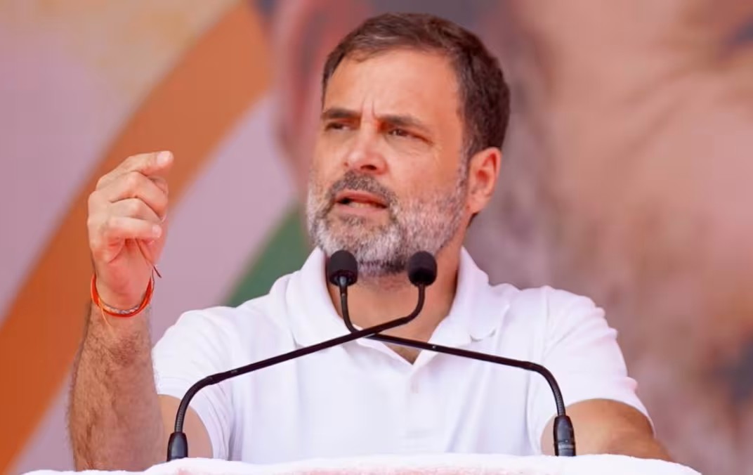 Congress Promises ₹500 Gas Cylinder and Free Electricity in Delhi Assembly Election Campaign