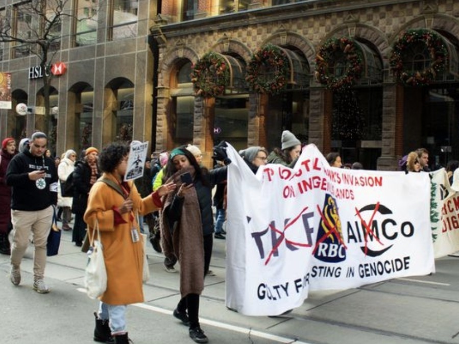 Hundreds Protest in Toronto as Carney Hosts Major Investment Summit