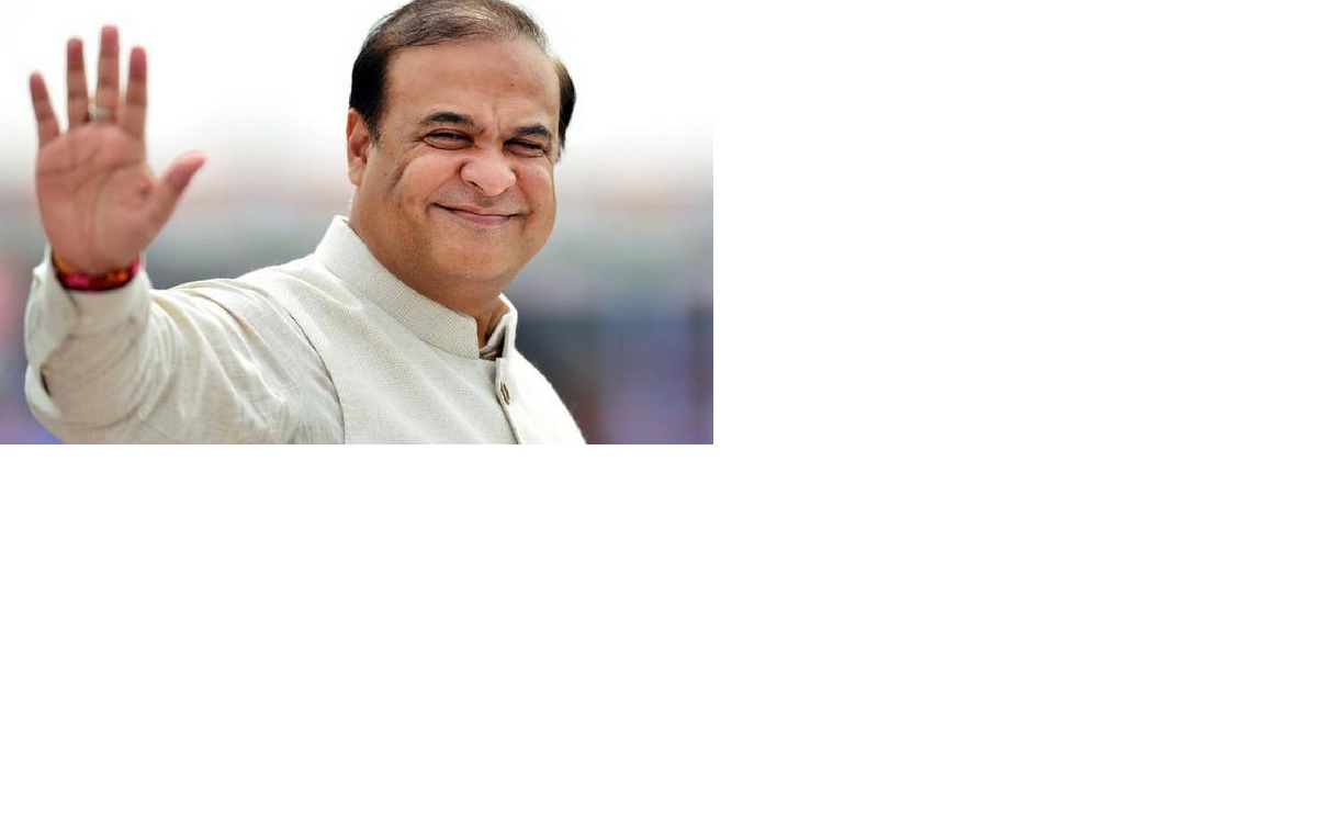 Assam CM distributes Rs 1 lakh each among Cachar tea estate families