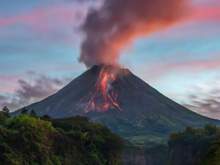 “Video: Barren Island, India’s Sole Active Volcano, Shows Mild Eruptions Twice Last Week”