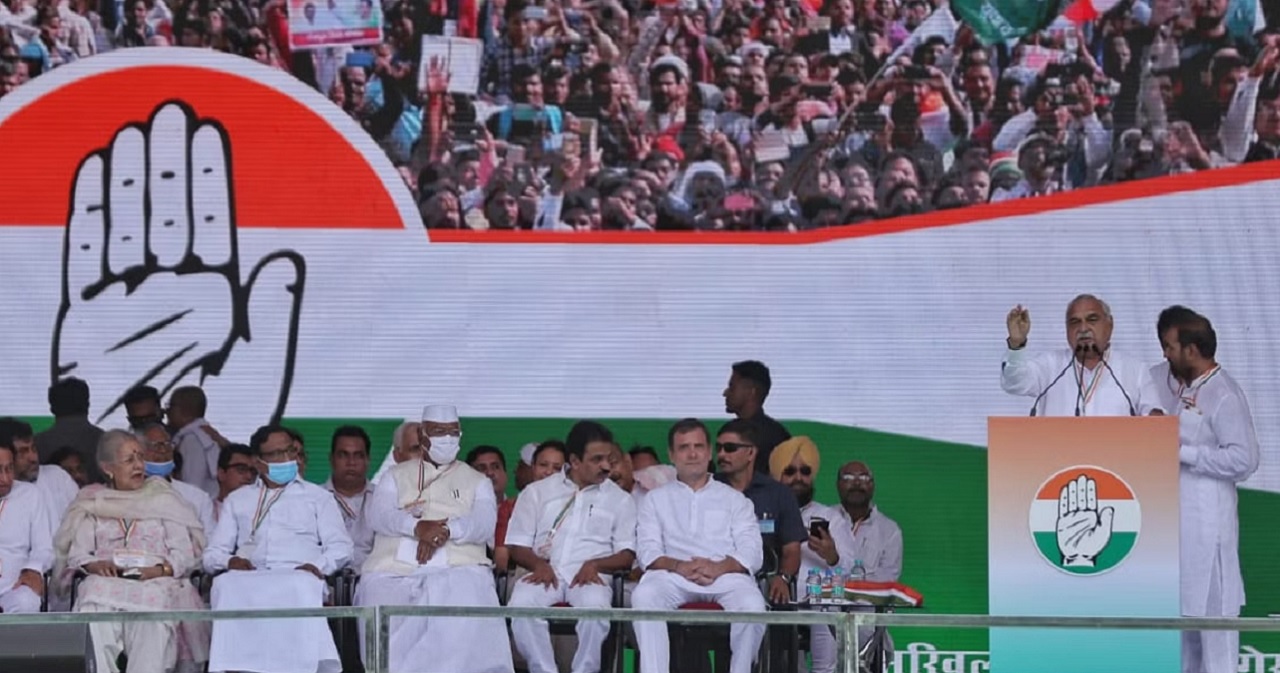 Gujarat polls: Cong pitches for change as voting underway for second phase