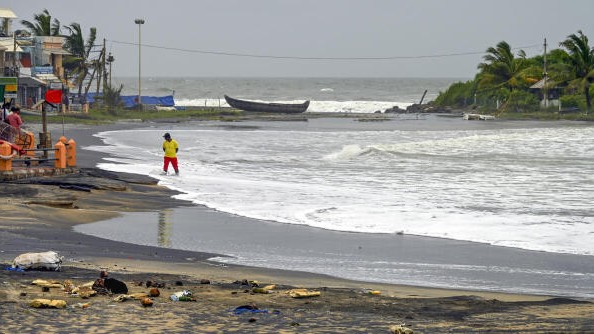 IMD places eight Kerala districts on red alert due to heavy rains