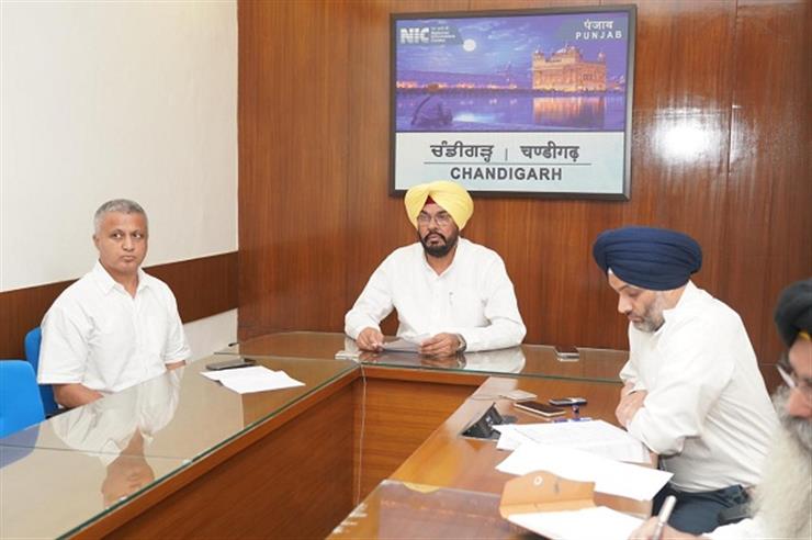 PUNJAB GOVERNMENT ANNOUNCES TO REDUCE COMMISSION OF 'AARTIAS' ON COTTON FROM 2.5 PERCENT TO 1 PERCENT: KULDEEP SINGH DHALIWAL