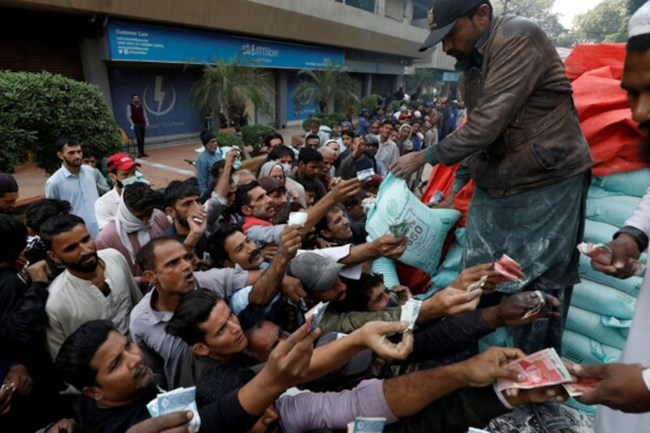 Pakistan central bank increases the interest rate by 100bps to record 21% on Tuesday