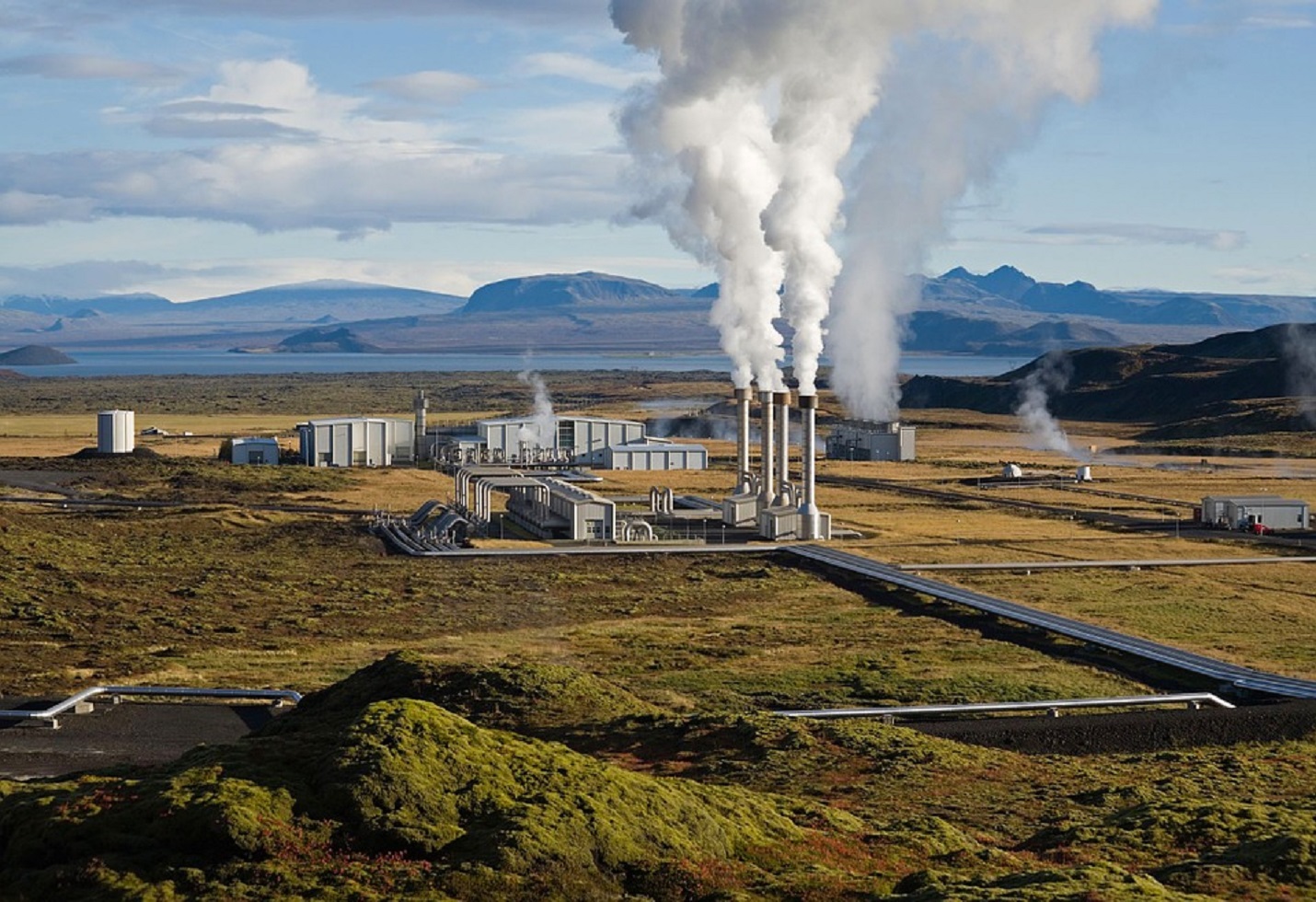 Ethanol blending could encounter resistance from distillers and automakers