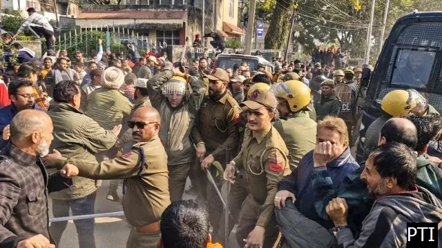 J-K deputy CM joins Katra ropeway protesters