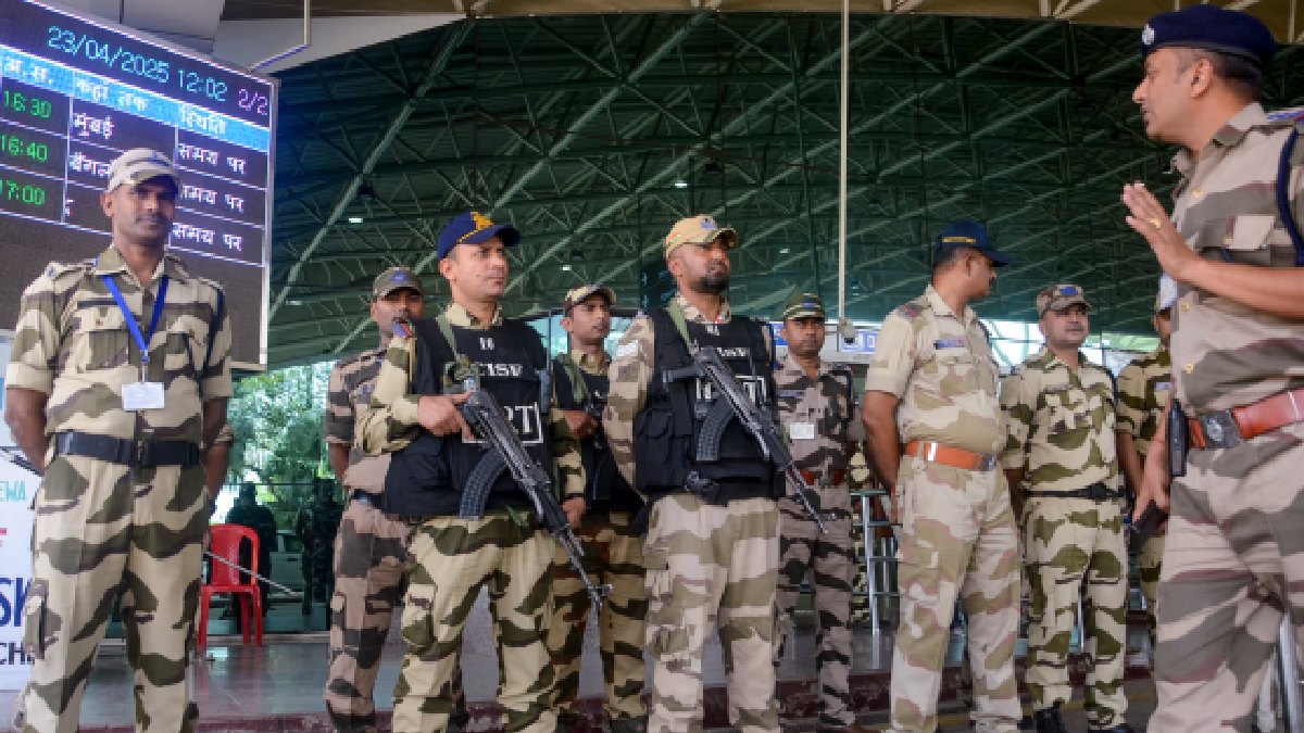 Maharashtra to Launch 'Tourism Security Force' at Key Tourist Destinations