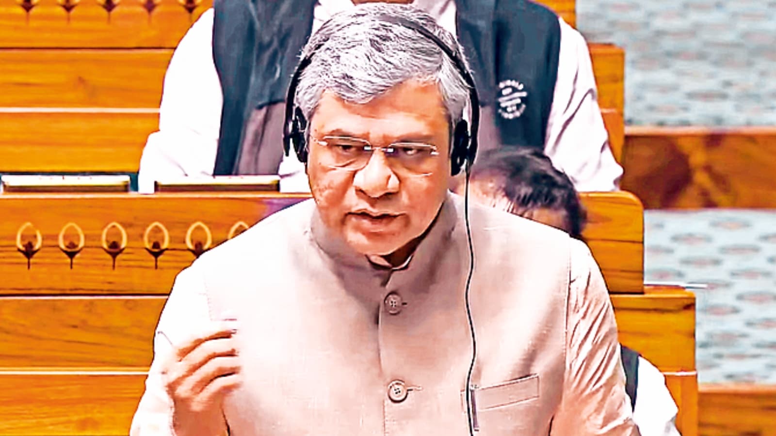 Parliament Passes Railways (Amendment) Bill Vaishnaw Emphasizes Infrastructure and Safety